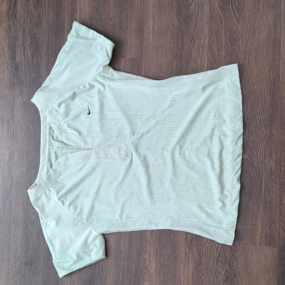 Nike Fit Dry Womans Medium Light Green Shirt - Picture 2 of 6